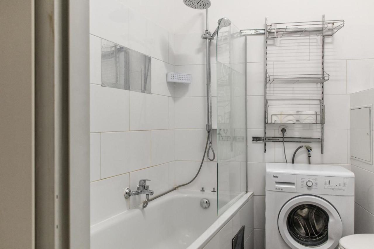 Joyful 2Br Shared Apt Near Millenium Tower & Danube River Wien Eksteriør bilde